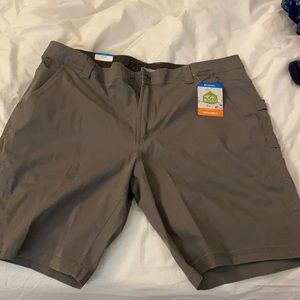 NEW size 38 Men’s cargo shorts